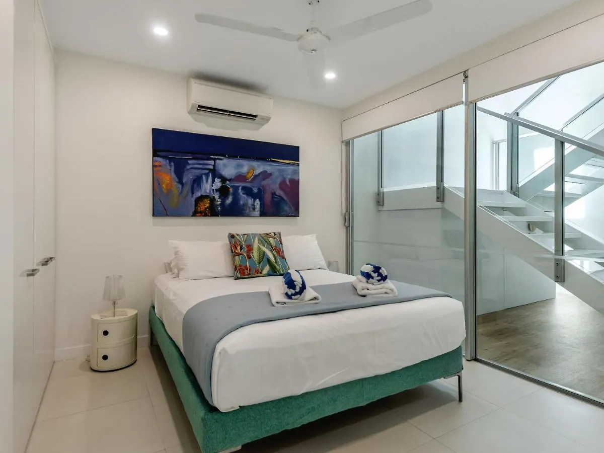 Pool 54 Apartment Port Douglas