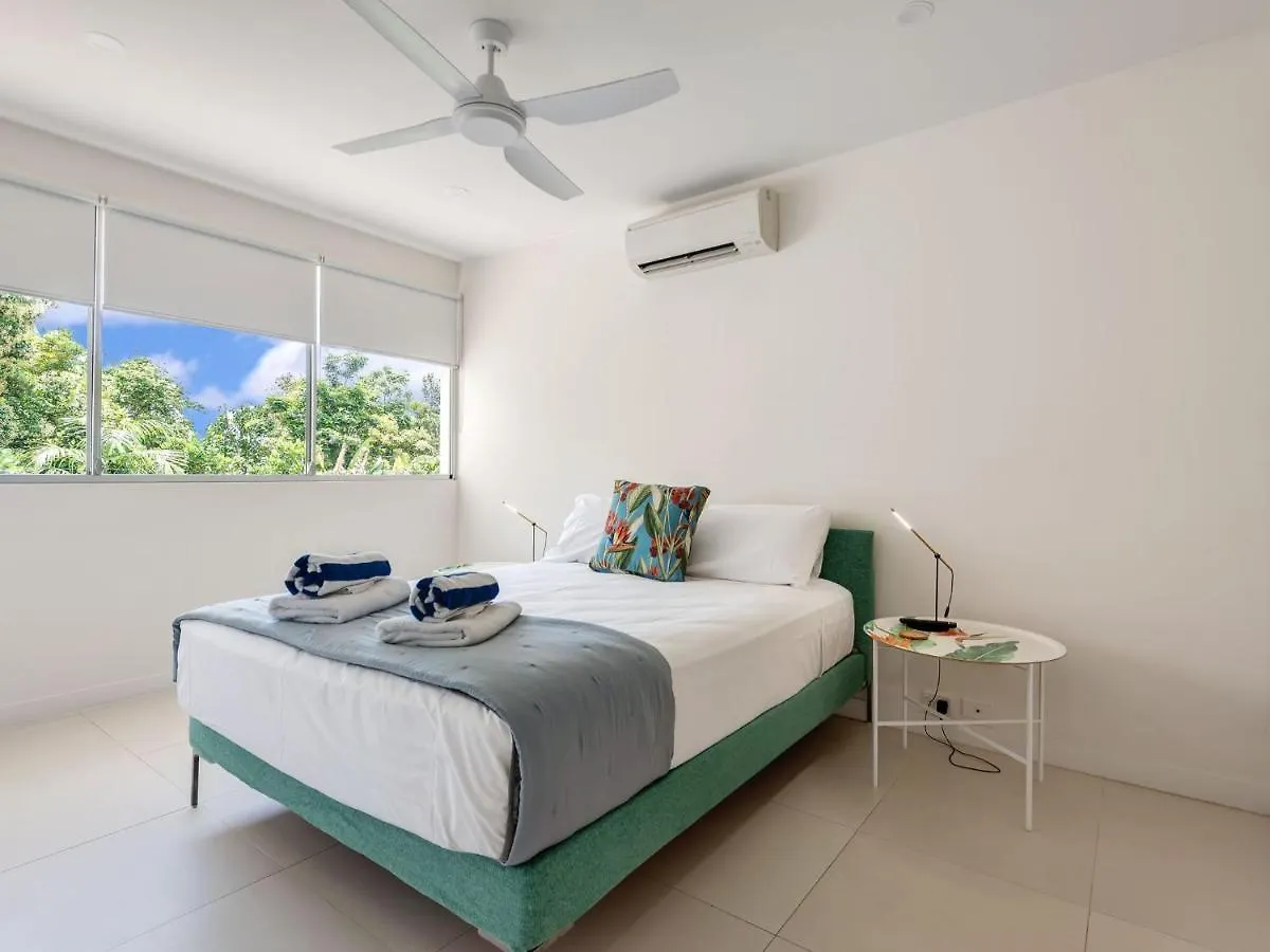 Pool 54 Apartment Port Douglas